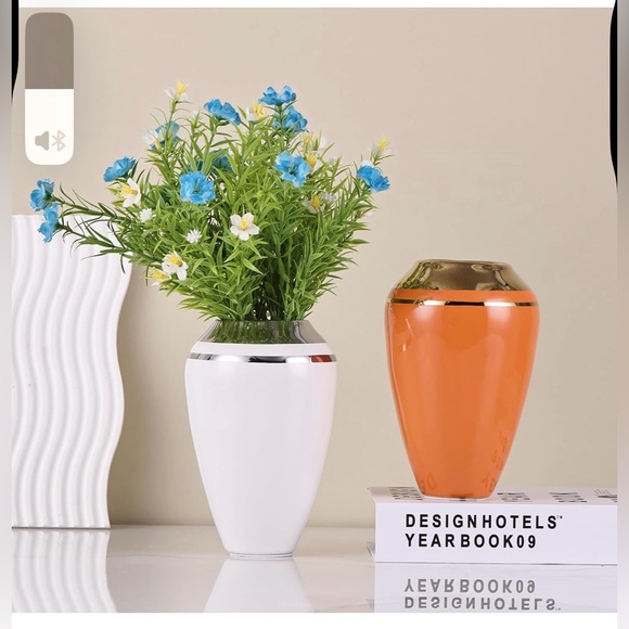 Other - Small White & Silver Nordic Modern Ceramic Vase Brand New